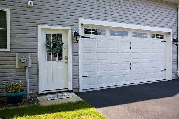 24/7 Emergency Garage Door Panel Replacement experts in Mashpee Neck, MA